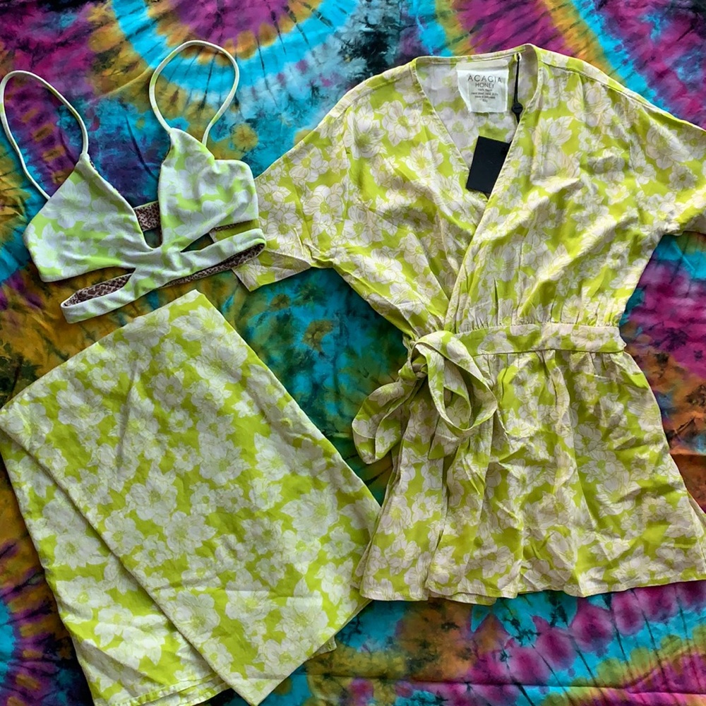 Acacia Neon Magnolia Mommy and Me set. - Picture 1 of 4